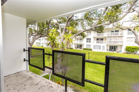 Condominio en venta en Belleair Bluffs, Florida, 1 dormitorio, 71.07 m2 № 1819501 - foto 12