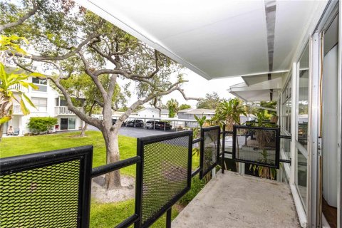 Condominio en venta en Belleair Bluffs, Florida, 1 dormitorio, 71.07 m2 № 1819501 - foto 13