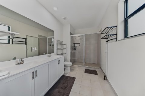 Touwnhouse à vendre à Fort Lauderdale, Floride: 4 chambres, 173.82 m2 № 2424518 - photo 19