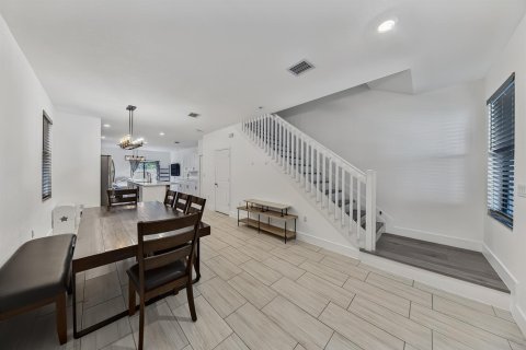 Touwnhouse à vendre à Fort Lauderdale, Floride: 4 chambres, 173.82 m2 № 2424518 - photo 10