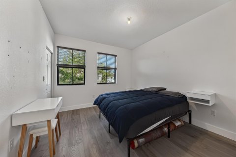 Touwnhouse à vendre à Fort Lauderdale, Floride: 4 chambres, 173.82 m2 № 2424518 - photo 14