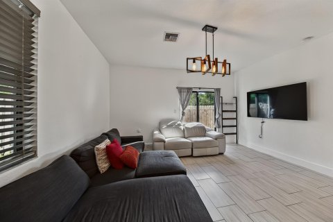 Touwnhouse à vendre à Fort Lauderdale, Floride: 4 chambres, 173.82 m2 № 2424518 - photo 11