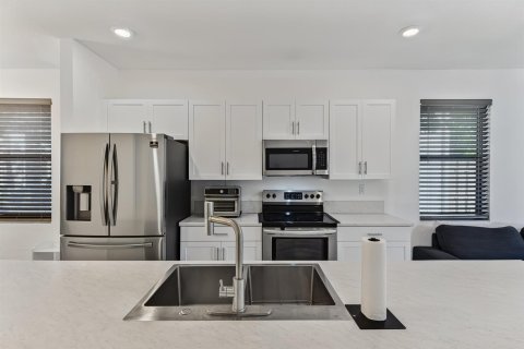 Touwnhouse à vendre à Fort Lauderdale, Floride: 4 chambres, 173.82 m2 № 2424518 - photo 6