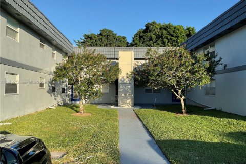 Condo à Delray Beach, Floride, 2 chambres  № 2046013