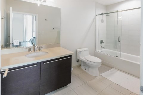 Купить кондоминиум в Норт-Бей-Виллидж, Флорида 2 спальни, 103.4м2, № 1949890 - фото 18