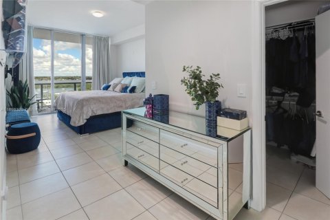 Купить кондоминиум в Норт-Бей-Виллидж, Флорида 2 спальни, 103.4м2, № 1949890 - фото 13