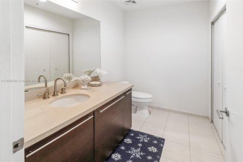 Купить кондоминиум в Норт-Бей-Виллидж, Флорида 2 спальни, 103.4м2, № 1949890 - фото 19