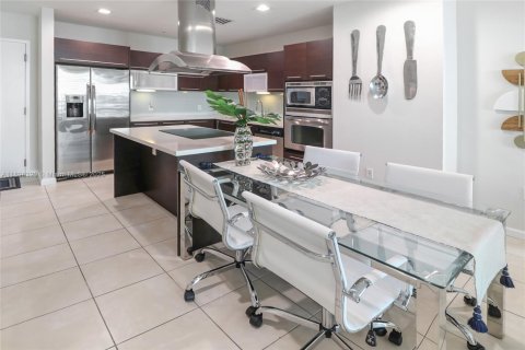 Купить кондоминиум в Норт-Бей-Виллидж, Флорида 2 спальни, 103.4м2, № 1949890 - фото 6