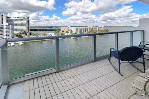 Купить кондоминиум в Норт-Бей-Виллидж, Флорида 2 спальни, 103.4м2, № 1949890 - фото 20