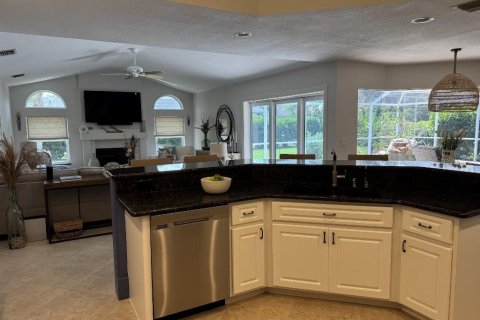 House in Punta Gorda, Florida 3 bedrooms, 228.45 sq.m. № 1820522 - photo 6