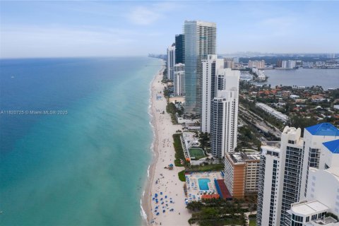 Hôtel, hôtellerie à vendre à Sunny Isles Beach, Floride: 33.44 m2 № 1779233 - photo 3