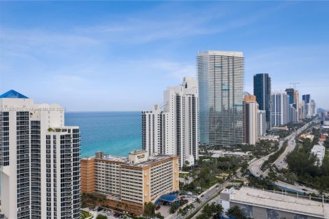 Hôtel, hôtellerie à vendre à Sunny Isles Beach, Floride: 33.44 m2 № 1779233 - photo 2