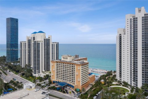 Hôtel, hôtellerie à vendre à Sunny Isles Beach, Floride: 33.44 m2 № 1779233 - photo 1