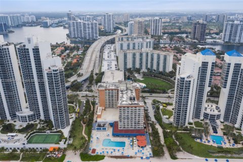 Hôtel, hôtellerie à vendre à Sunny Isles Beach, Floride: 33.44 m2 № 1779233 - photo 5