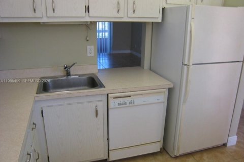 Copropriété à louer à Miami, Floride: 1 chambre, 66.15 m2 № 2047015 - photo 6