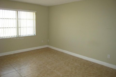 Copropriété à louer à Miami, Floride: 1 chambre, 66.15 m2 № 2047015 - photo 7