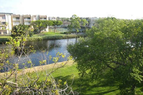 Copropriété à louer à Miami, Floride: 1 chambre, 66.15 m2 № 2047015 - photo 10