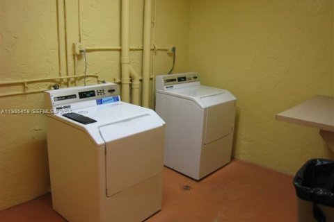 Copropriété à louer à Miami, Floride: 1 chambre, 66.15 m2 № 2047015 - photo 12