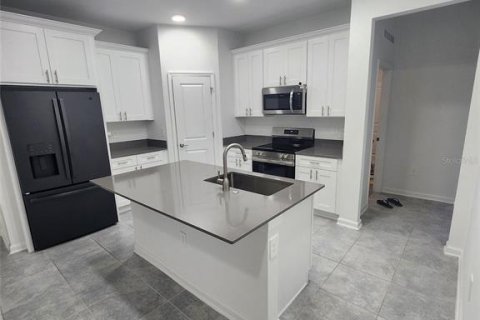 House in Kissimmee, Florida 4 bedrooms, 189.89 sq.m. № 2342353 - photo 13