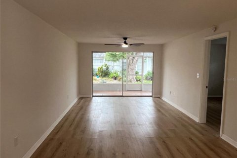 Купить кондоминиум в Нью-Порт-Ричи, Флорида 6 комнат, 82.5м2, № 2142772 - фото 8