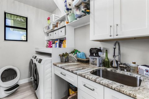 Casa en venta en Port Charlotte, Florida, 4 dormitorios, 192.31 m2 № 1905574 - foto 12