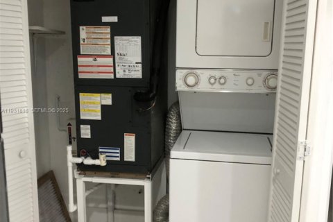 Снять в аренду квартиру в Майами, Флорида 2 спальни, 61.97м2, № 1991925 - фото 7