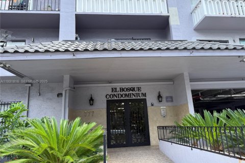 Снять в аренду квартиру в Майами, Флорида 2 спальни, 61.97м2, № 1991925 - фото 9