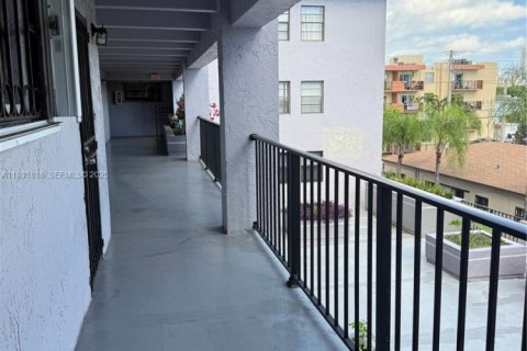 Снять в аренду квартиру в Майами, Флорида 2 спальни, 61.97м2, № 1991925 - фото 12