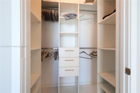 Copropriété à vendre à Miami, Floride: 2 chambres, 115.57 m2 № 1925940 - photo 21