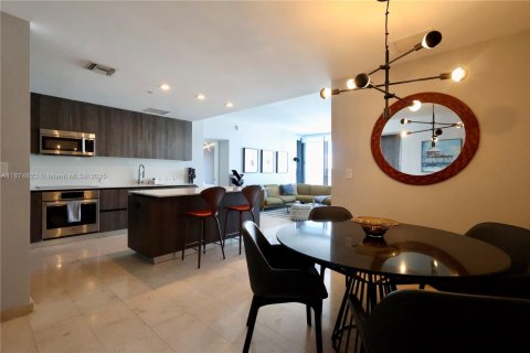 Copropriété à vendre à Miami, Floride: 2 chambres, 115.57 m2 № 1925940 - photo 4