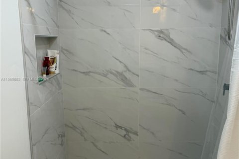 Купить виллу или дом в Майами, Флорида 4 спальни, 198.63м2, № 2031017 - фото 13