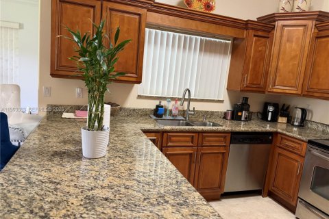 Купить виллу или дом в Майами, Флорида 4 спальни, 198.63м2, № 2031017 - фото 9