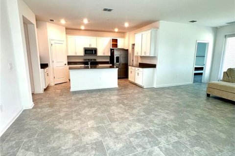 House in Davenport, Florida 4 bedrooms, 192.87 sq.m. № 1899982 - photo 13