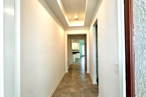 House in Davenport, Florida 4 bedrooms, 192.87 sq.m. № 1899982 - photo 2