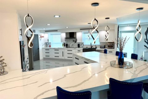 Condominio en venta en Deerfield Beach, Florida, 3 dormitorios, 225.29 m2 № 2147266 - foto 5