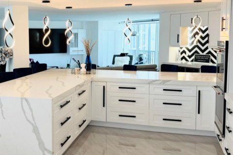 Condominio en venta en Deerfield Beach, Florida, 3 dormitorios, 225.29 m2 № 2147266 - foto 8