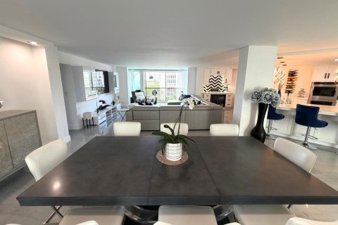 Condominio en venta en Deerfield Beach, Florida, 3 dormitorios, 225.29 m2 № 2147266 - foto 2