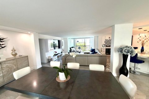 Condominio en venta en Deerfield Beach, Florida, 3 dormitorios, 225.29 m2 № 2147266 - foto 12