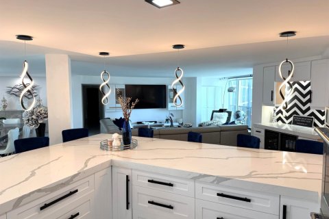 Condominio en venta en Deerfield Beach, Florida, 3 dormitorios, 225.29 m2 № 2147266 - foto 6