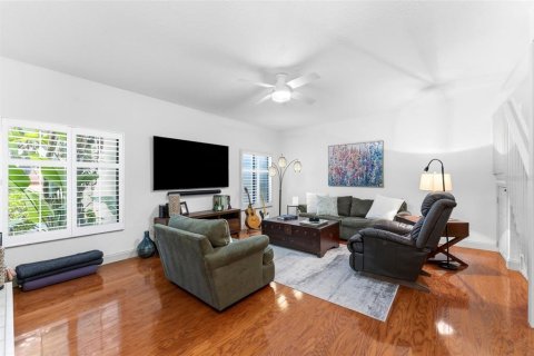 Touwnhouse à vendre à Clearwater, Floride: 2 chambres, 147.16 m2 № 2225475 - photo 3