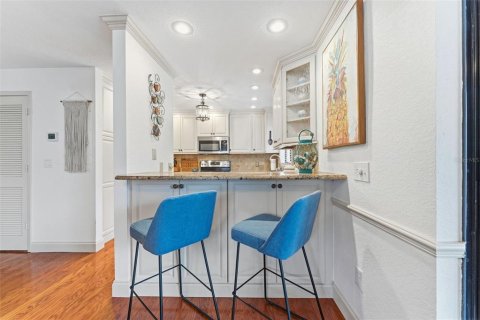 Touwnhouse à vendre à Clearwater, Floride: 2 chambres, 147.16 m2 № 2225475 - photo 6