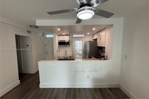 Copropriété à louer à Miami Beach, Floride: 1 chambre, 65.03 m2 № 1830382 - photo 4