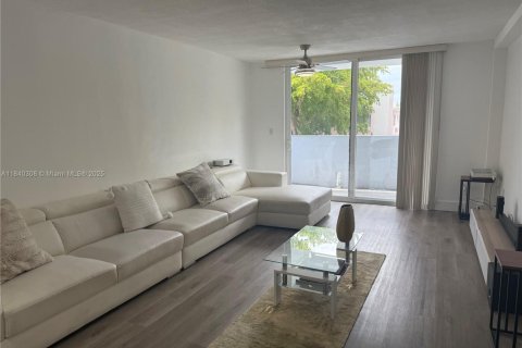 Copropriété à louer à Miami Beach, Floride: 1 chambre, 65.03 m2 № 1830382 - photo 2