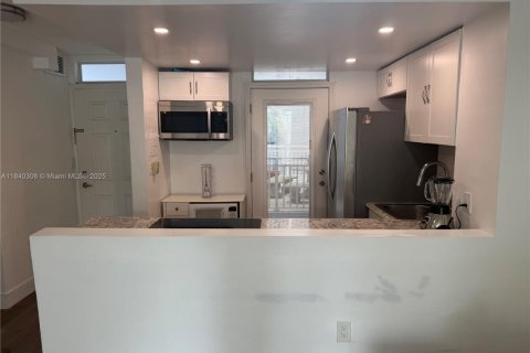 Copropriété à louer à Miami Beach, Floride: 1 chambre, 65.03 m2 № 1830382 - photo 5