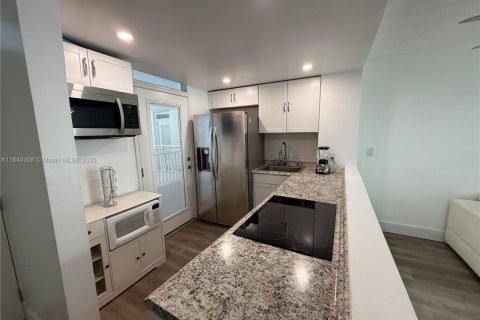 Copropriété à louer à Miami Beach, Floride: 1 chambre, 65.03 m2 № 1830382 - photo 9