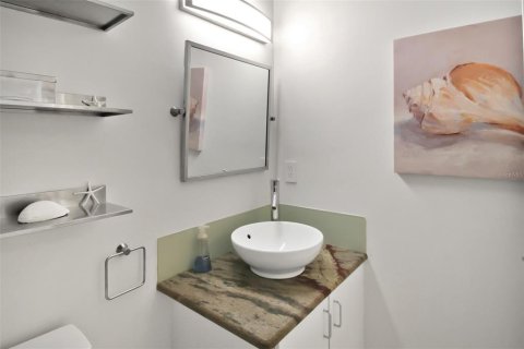 Villa ou maison à louer à Bradenton, Floride: 2 chambres, 99.31 m2 № 2298962 - photo 23