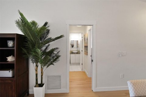 Villa ou maison à louer à Bradenton, Floride: 2 chambres, 99.31 m2 № 2298962 - photo 16