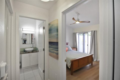 Villa ou maison à louer à Bradenton, Floride: 2 chambres, 99.31 m2 № 2298962 - photo 17