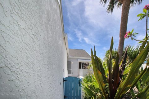 Villa ou maison à louer à Bradenton, Floride: 2 chambres, 99.31 m2 № 2298962 - photo 3