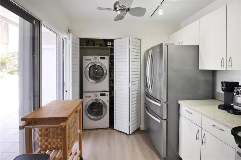 Villa ou maison à louer à Bradenton, Floride: 2 chambres, 99.31 m2 № 2298962 - photo 10